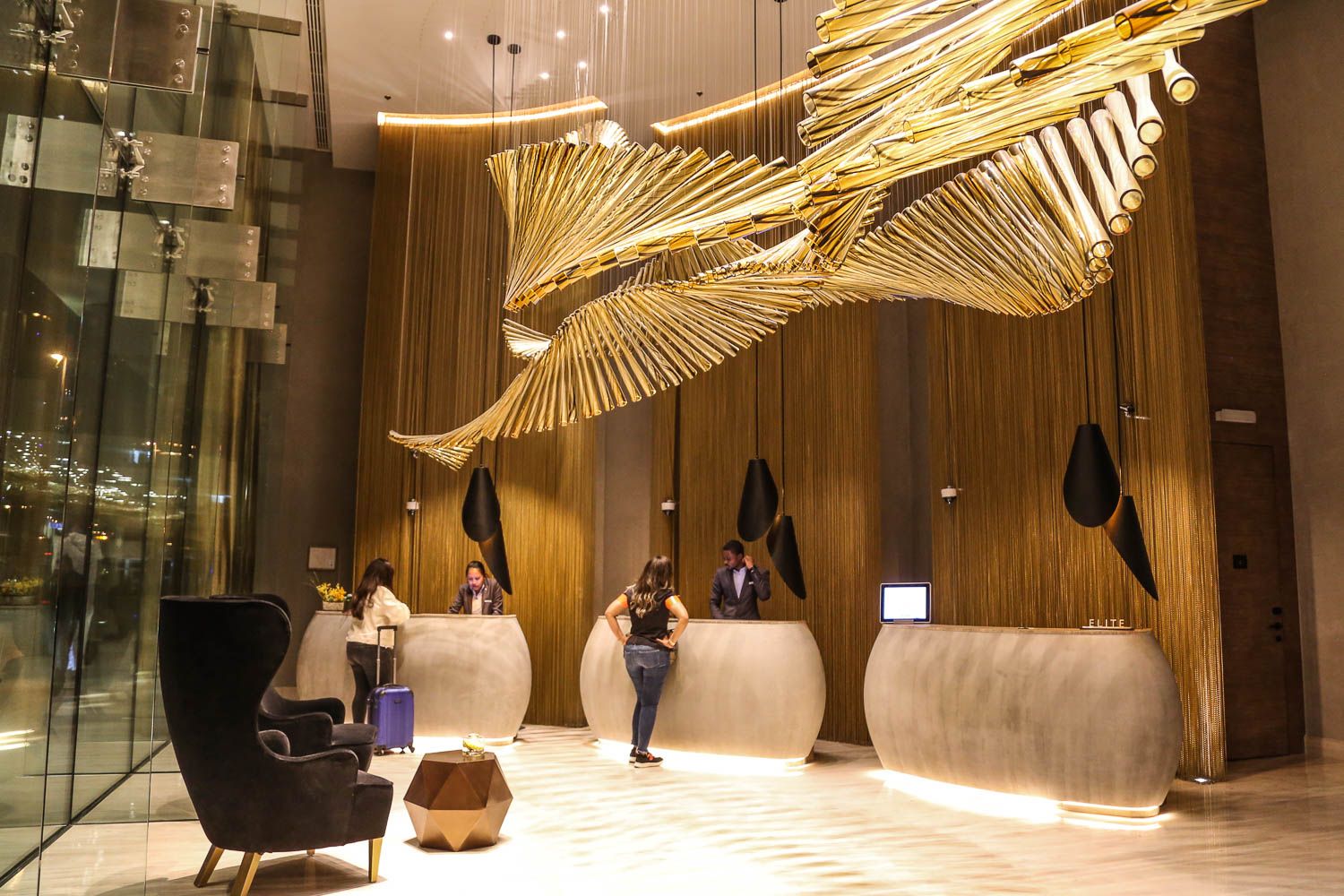 Viiden tähden hotelli Dubaissa – kannattiko siitä maksaa?