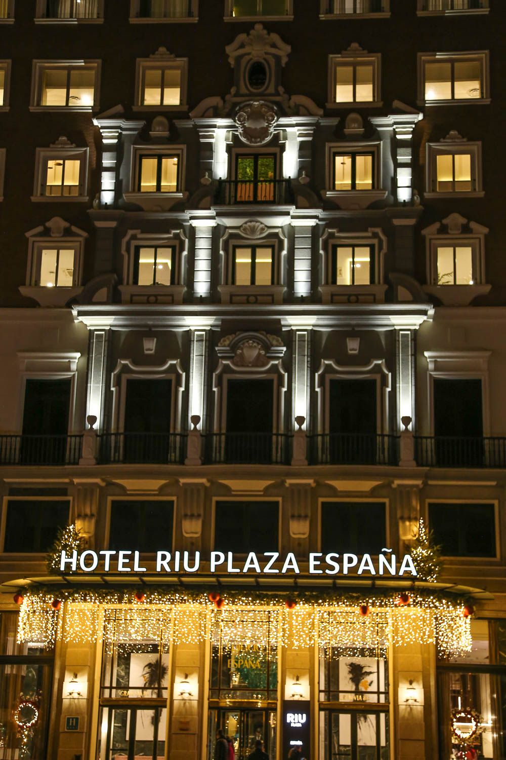 Yövyimme hotellissa, jossa on Madridin korkein kattobaari