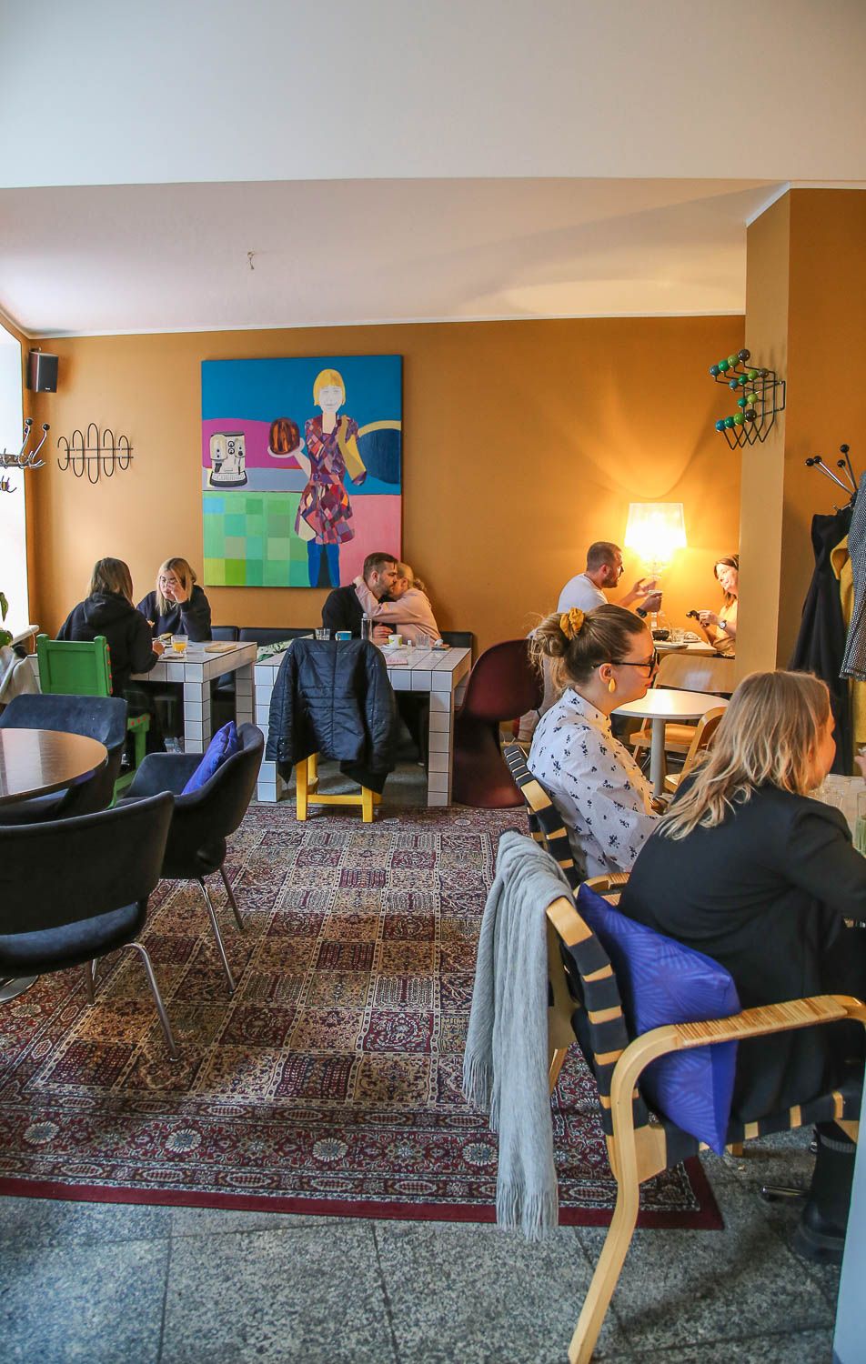 Kohvik Must Puudel Tallinn. Lisää kuvia ja ravintola-arvio: https://walleni.us/